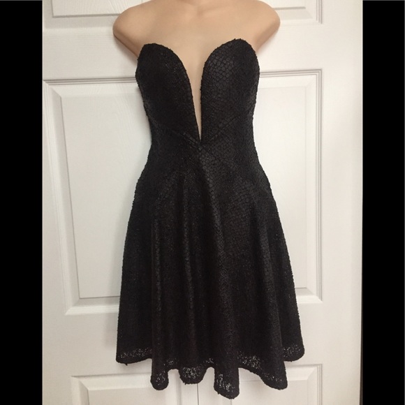 Akira Chicago Dresses & Skirts - Black cocktail dress by Akira Chicago